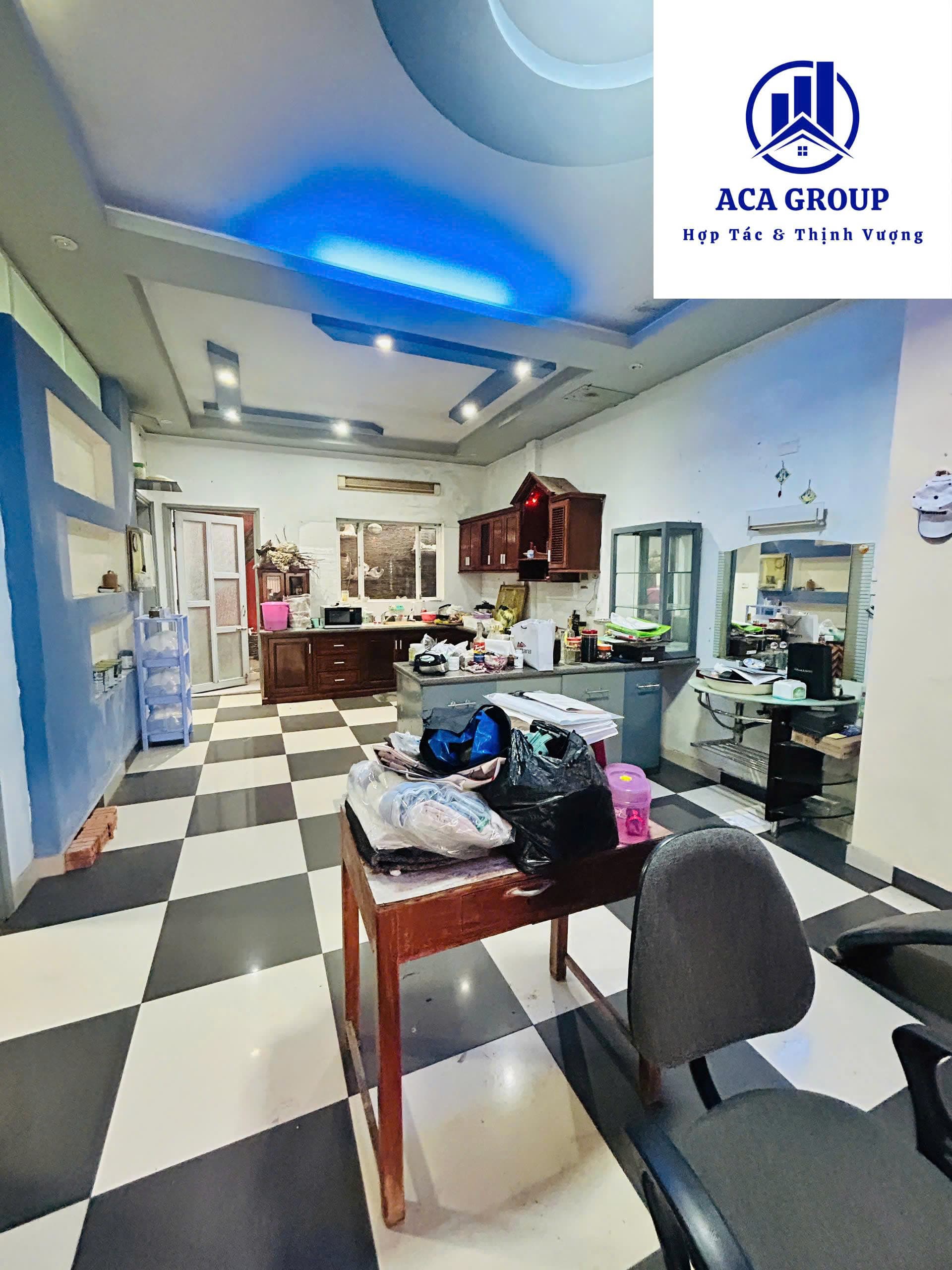 z7139449550018_124a155382ae530b8c1d46ff92c8ca80-min