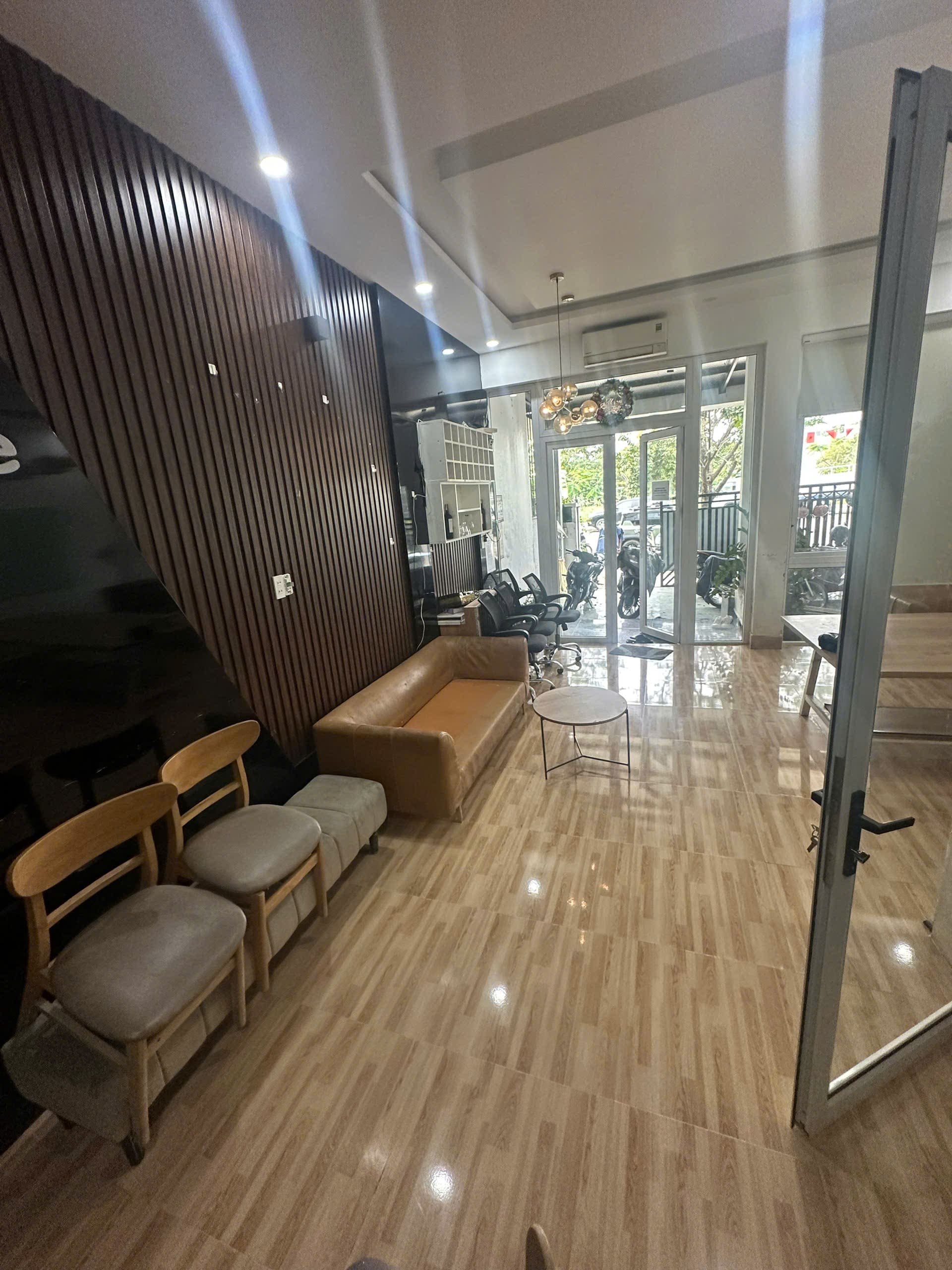 z7219127027521_f18d66cacd15b91bd2cb6c8de96ea423-min