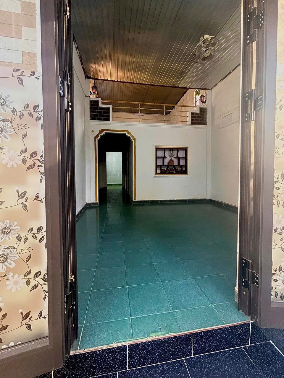 z7281764654850_d6838d570fa52bfcd019dd1d0773d07f-min (1)