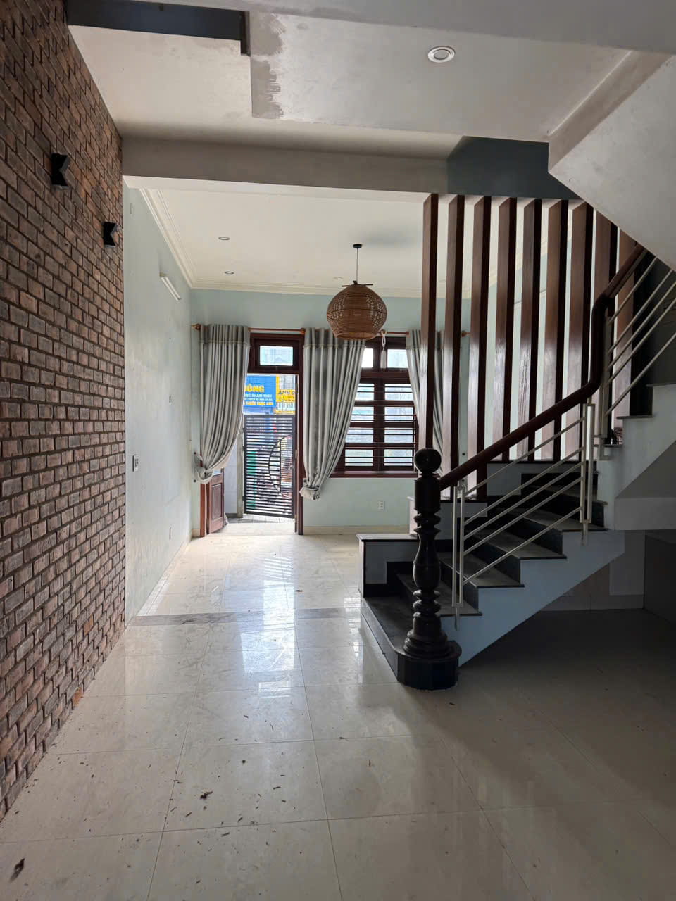 Cho Thuê Nhà 3 Tầng Mặt Tiền Kinh Doanh Phạm Văn Đồng - Ảnh 2